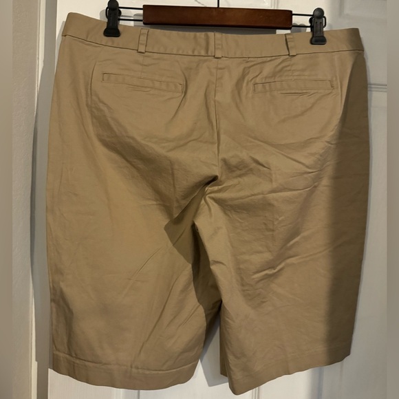 Michael Kors Size 14 Shorts Tan - Picture 3 of 13